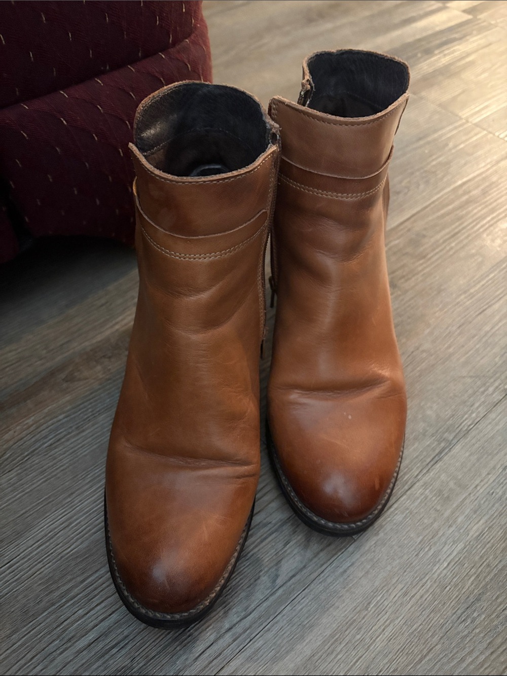 Uraffini leather boots in size women 41 equivalent to a 9.5